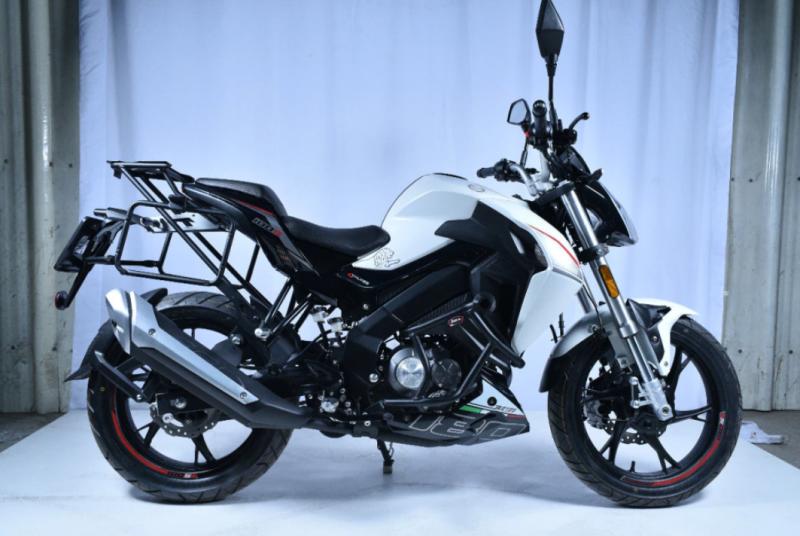 SOPORTES LATERALES PBI BENELLI 180 S 2021 PINT. C/P