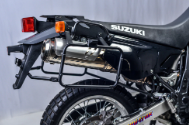 SOPORTES LATERALES PBI SUZUKI DR 650 2024/2025 S/P