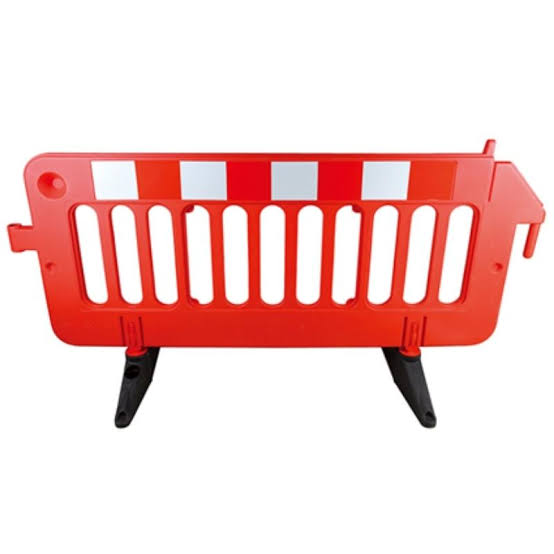 Valla plastica delimitadora Roja c/reflectivo 2 mt de largo x 1 mt de alto. Con patas de caucho pesado