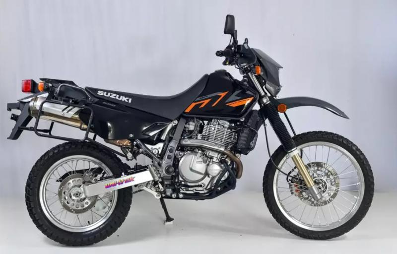 Imagen ilustrativa de PORTA EQUIPAJE TRASERO PBI SUZUKI 650 DR 2024/2025 PINT